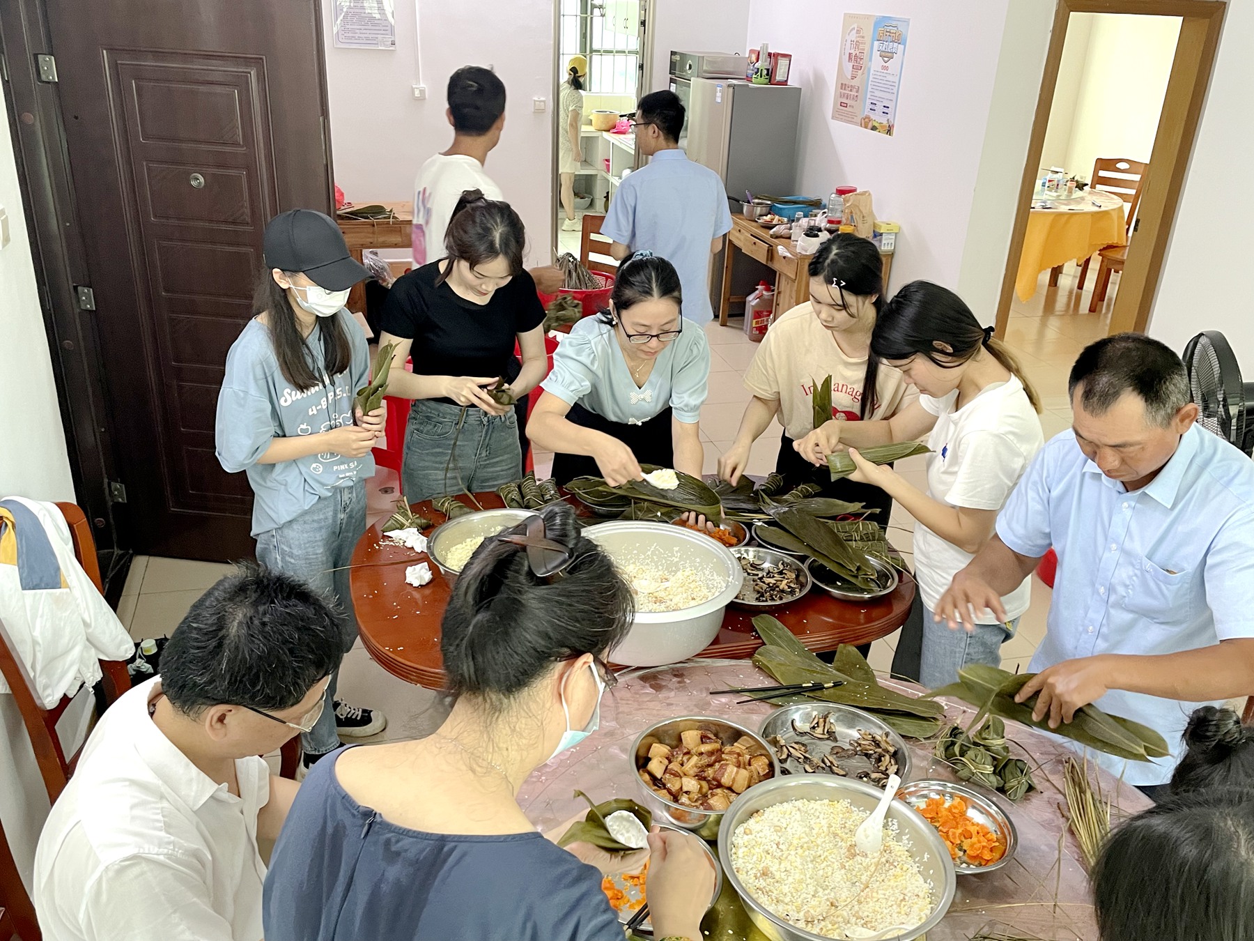 傳承端午文化 弘揚愛國精神——二〇二隊工會開展端午節包粽子競賽活動2_副本.jpg